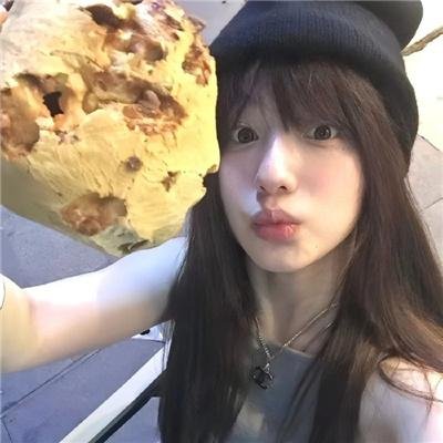 公寓里的两个女人